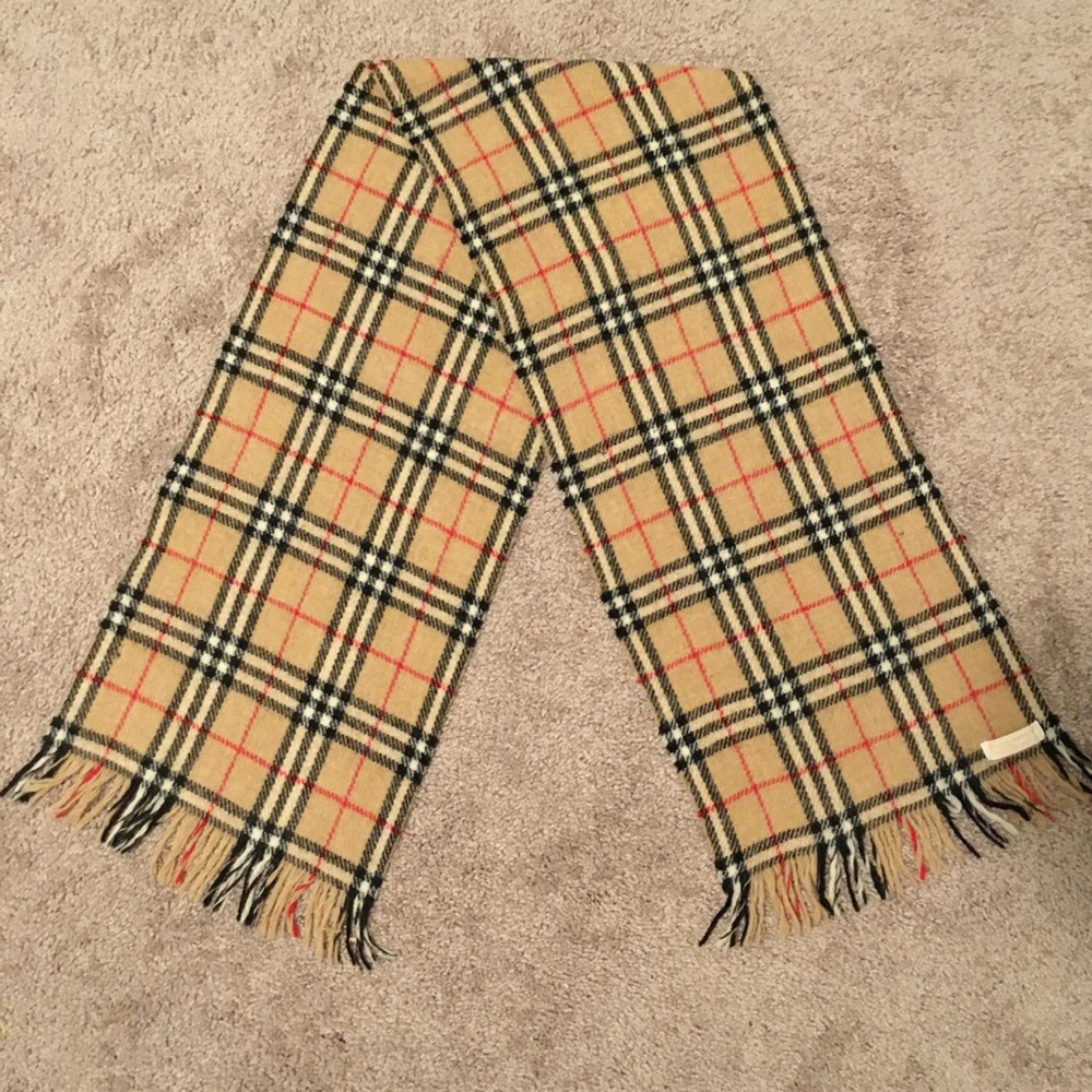 Burberry camel colored nova check wool scarf
